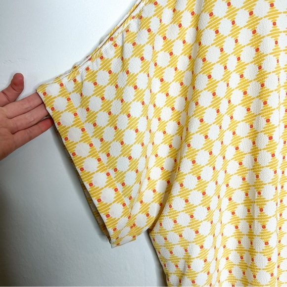 Studio B by Bobeau Lightweight Colorful‎ Yellow Boxy Short Sleeve Top Plus 1X - Picture 4 of 7